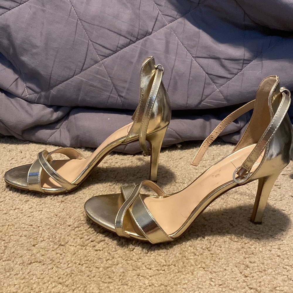 Kaari Blue shiny gold heels